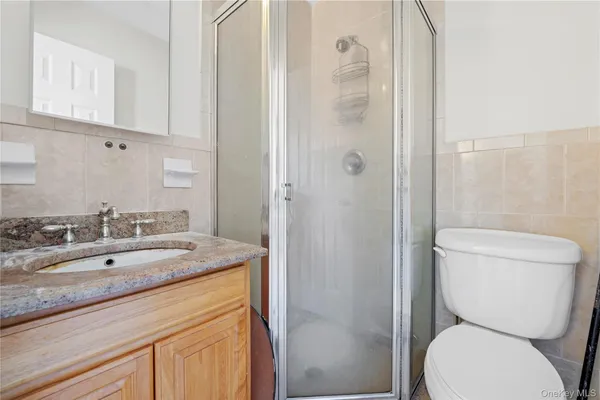 $688,000 | 76-17 46th Avenue, Unit 4A | Elmhurst