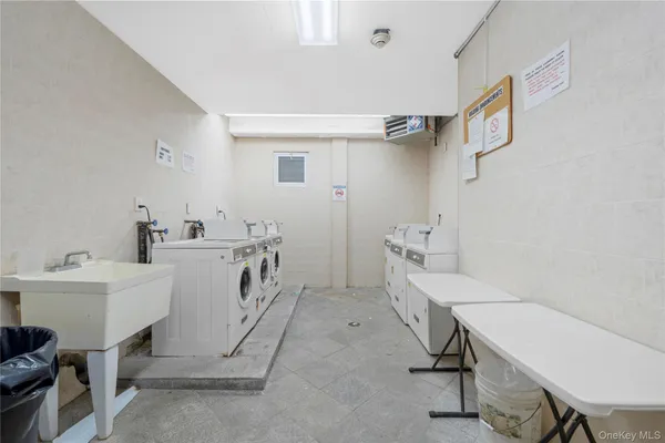$688,000 | 76-17 46th Avenue, Unit 4A | Elmhurst