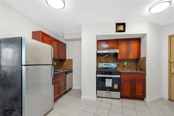 $688,000 | 76-17 46th Avenue, Unit 4A | Elmhurst