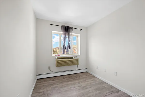 $688,000 | 76-17 46th Avenue, Unit 4A | Elmhurst