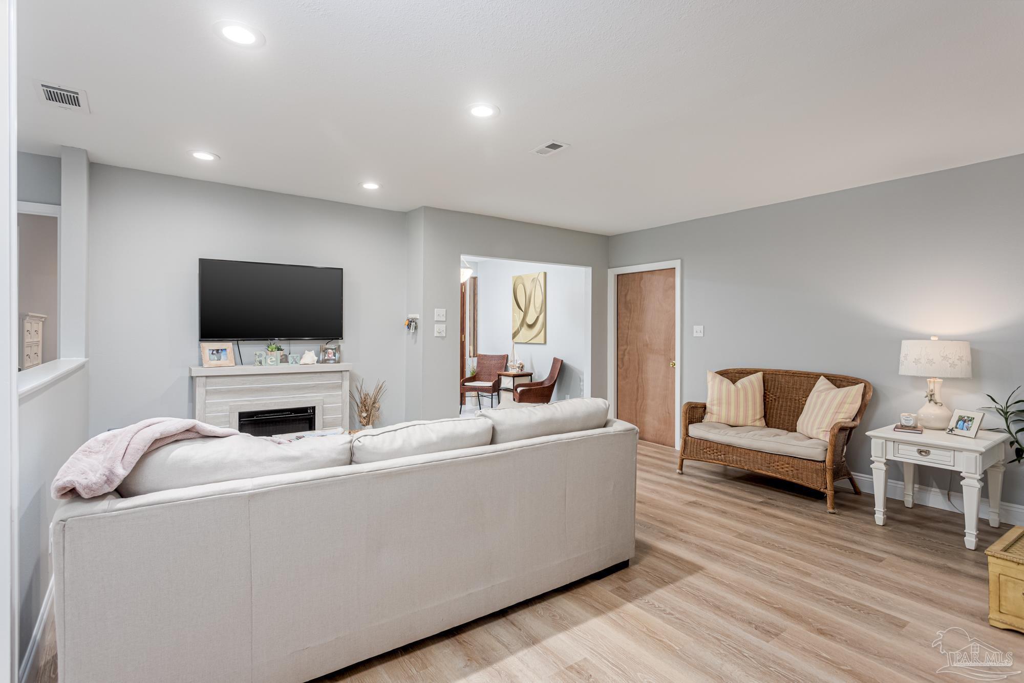 6315 Rambler Drive Pensacola, FL 32505 - Photo 12 of 41