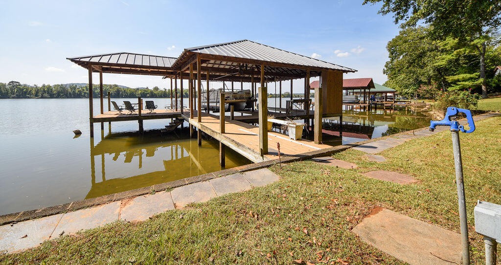 20 Hiwassee Circle Decatur, TN 37322 - Photo 5 of 33 a view of a swimming pool with a patio