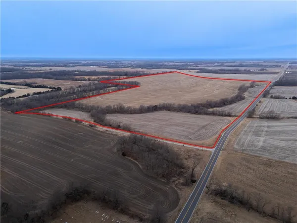 $790,000 | 1 State Road, Jamesport, MO 64648