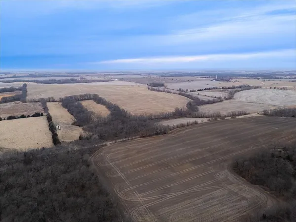 $790,000 | 1 State Road, Jamesport, MO 64648