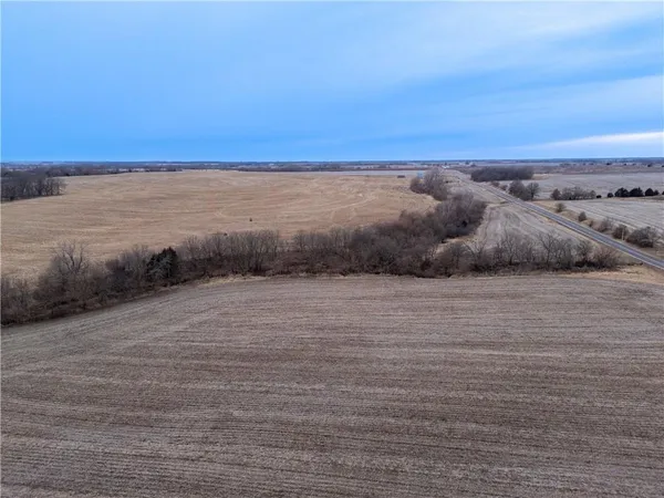 $790,000 | 1 State Road, Jamesport, MO 64648