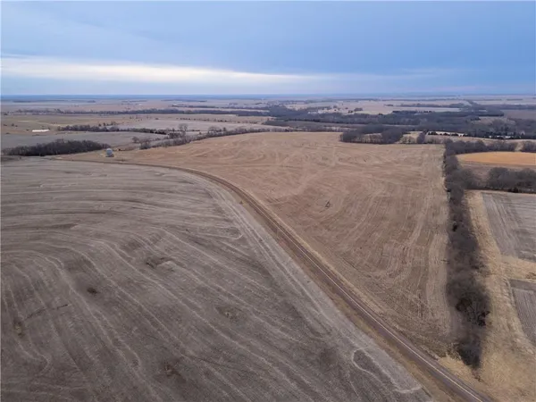 $790,000 | 1 State Road, Jamesport, MO 64648