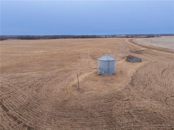 $790,000 | 1 State Road, Jamesport, MO 64648