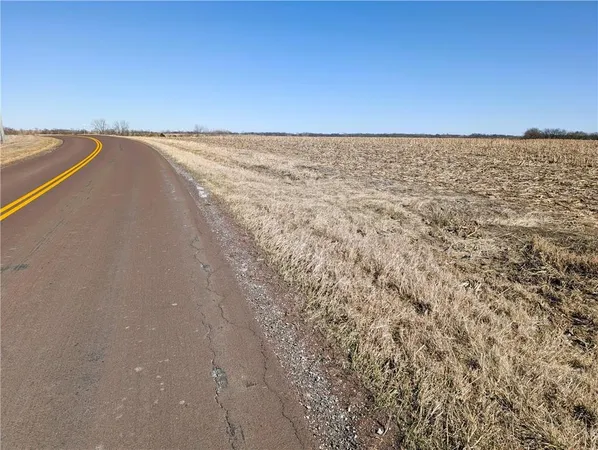 $790,000 | 1 State Road, Jamesport, MO 64648