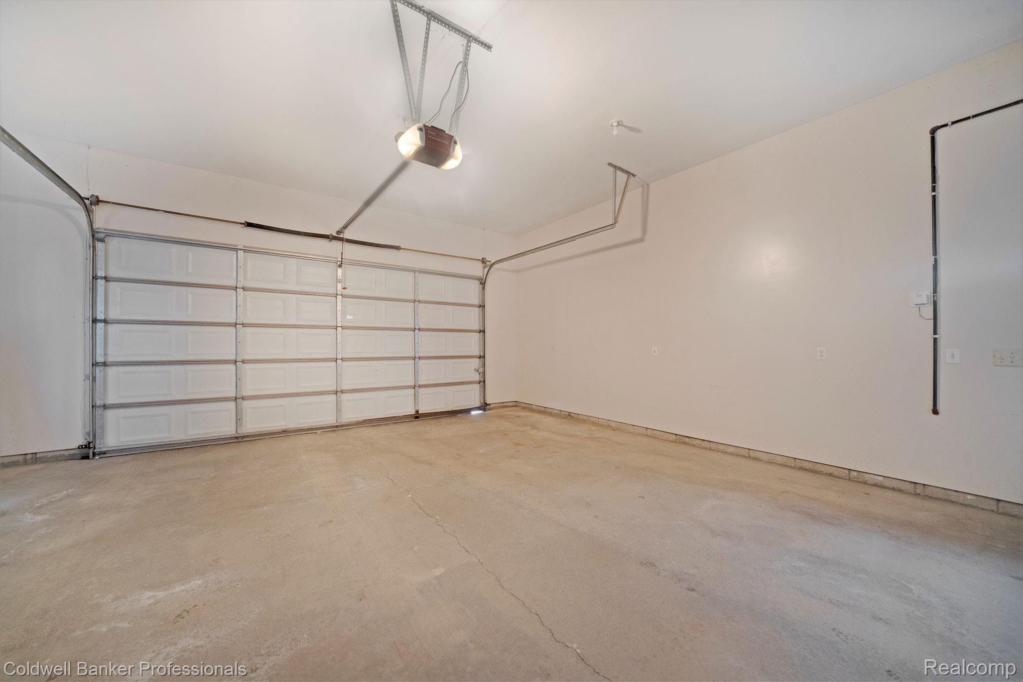 6514 Fish Lake Road North Branch, MI 48461 - Photo 26 of 39 Garage.jpg