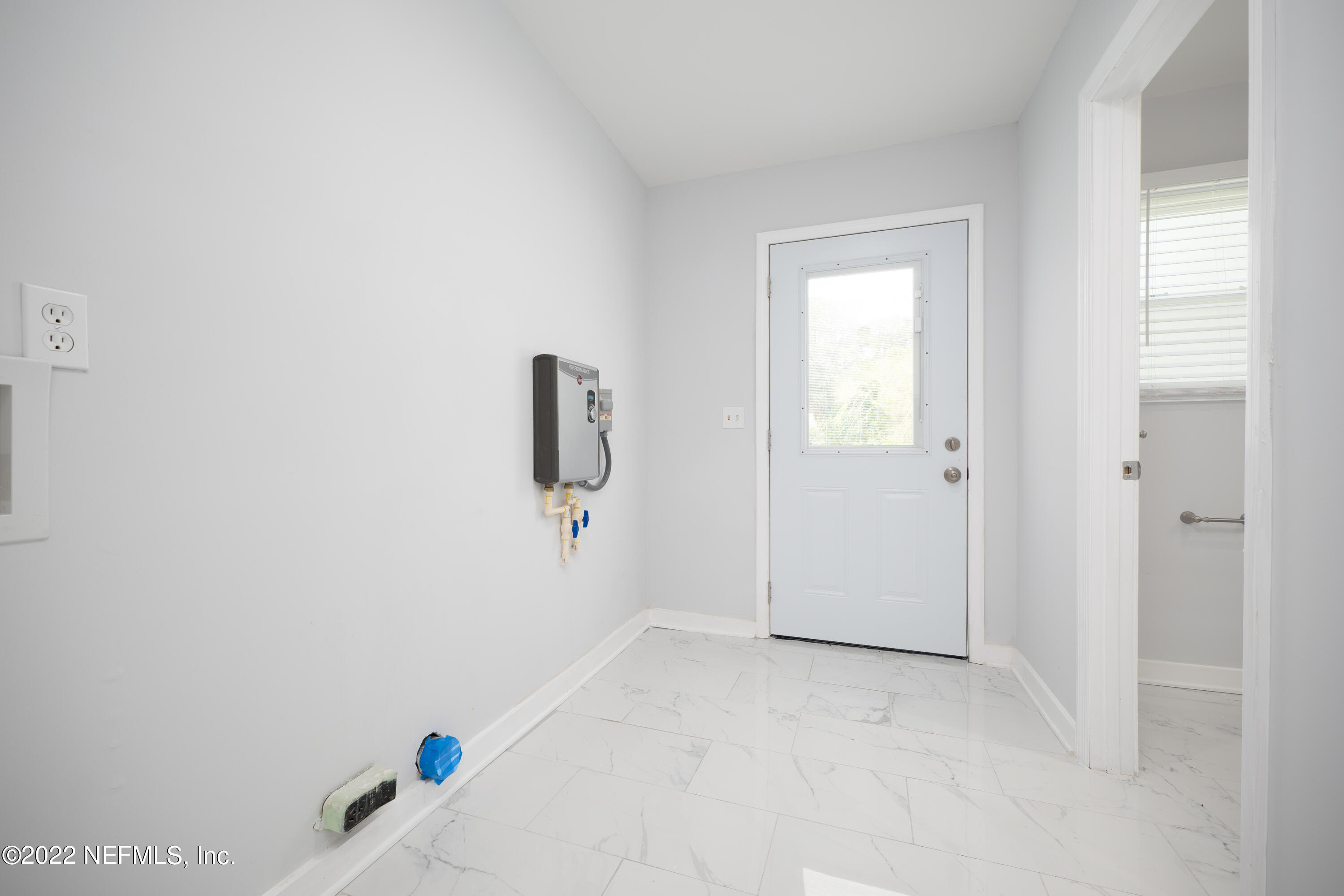 1368 Rensselaer Avenue Jacksonville, FL 32205 - Photo 21 of 48 a view of small space