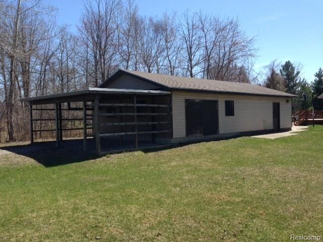 4440 Wall Road Port Huron, MI 48060 - Photo 6 of 15 garage 2.jpg