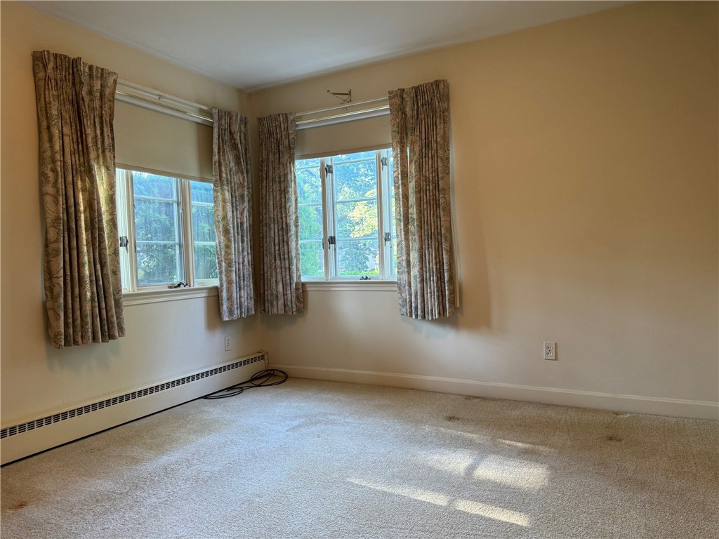 162 Glen Ridge Road Cranston, RI 02920 - Photo 25 of 46