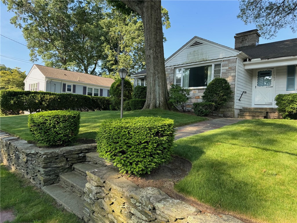 162 Glen Ridge Road Cranston, RI 02920 - Photo 4 of 46