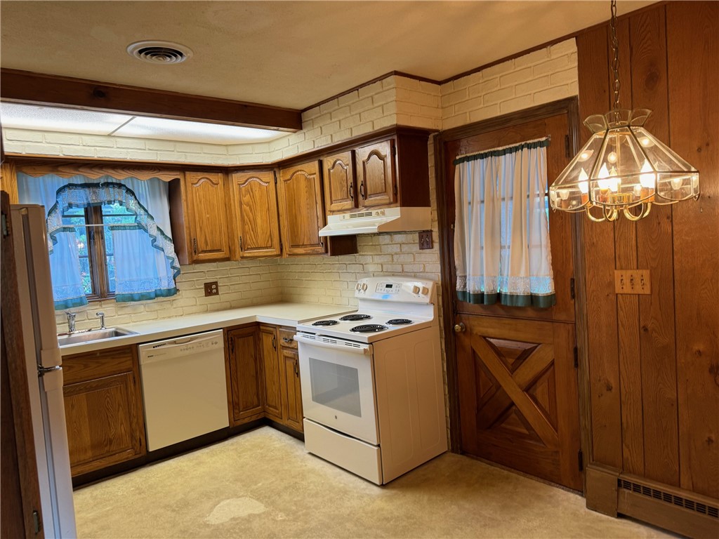 162 Glen Ridge Road Cranston, RI 02920 - Photo 10 of 46