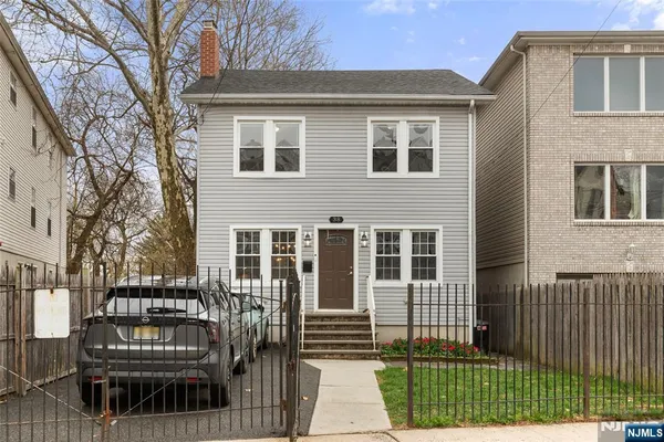 $499,990 | 38 Hinsdale Place, Newark, NJ 07104