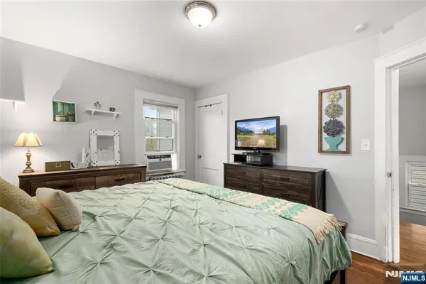 $499,990 | 38 Hinsdale Place, Newark, NJ 07104