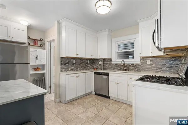 $499,990 | 38 Hinsdale Place, Newark, NJ 07104