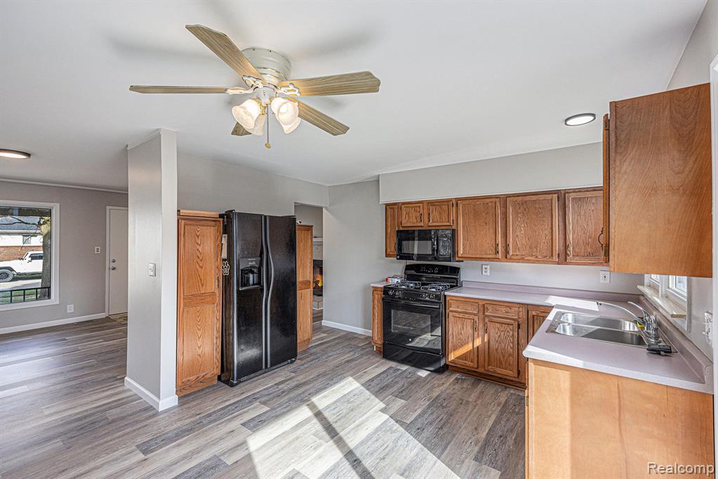 47546 Roland Street Utica, MI 48317 - Photo 7 of 30