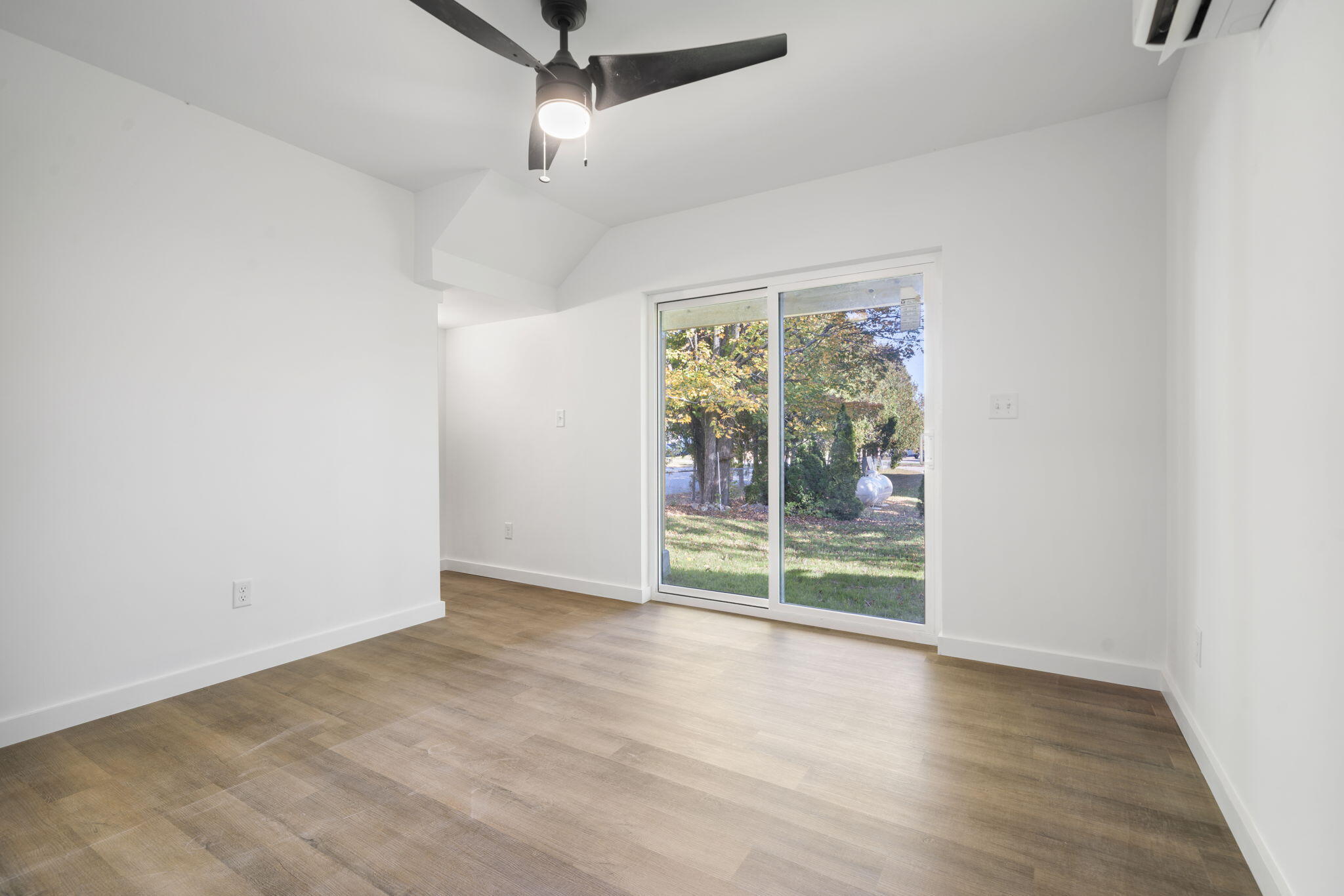 2 Kirk Street Springvale, ME 04083 - Photo 9 of 46 SBC08811