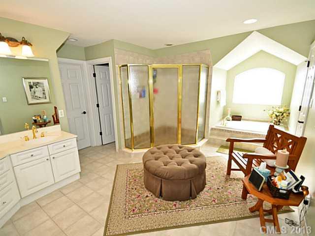 10901 Fox Hedge Road Matthews, NC 28105 - Photo 11 of 16 Gallery Image 11