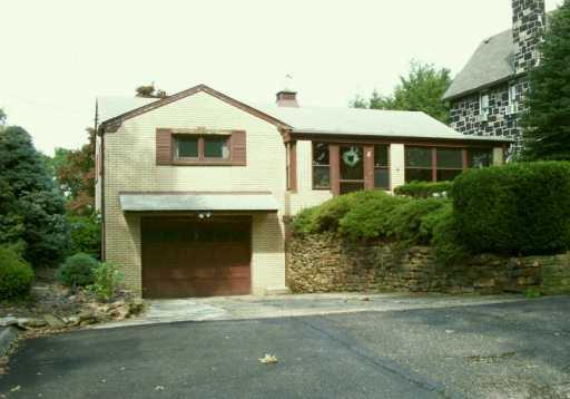 5 Roxbury Road Forest Hills, PA 15221 - Photo 2 of 2 Gallery Image 2