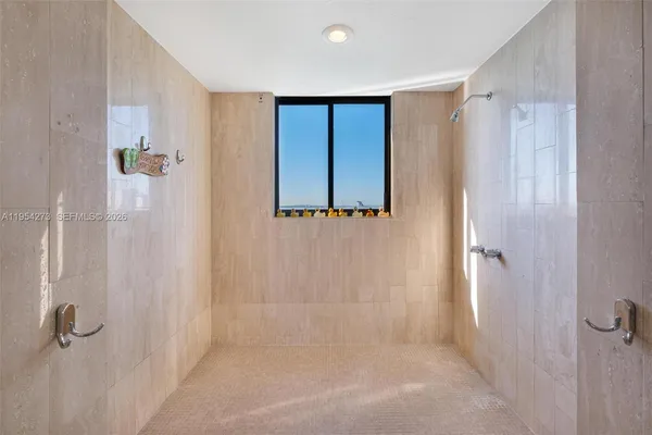 $9,900 | 1000 Venetian Way, Unit 1501, Miami, FL 33139