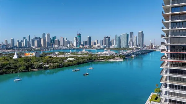 $9,900 | 1000 Venetian Way, Unit 1501, Miami, FL 33139