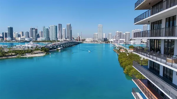 $9,900 | 1000 Venetian Way, Unit 1501, Miami, FL 33139