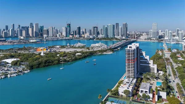 $9,900 | 1000 Venetian Way, Unit 1501, Miami, FL 33139