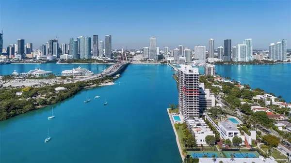 $9,900 | 1000 Venetian Way, Unit 1501, Miami, FL 33139