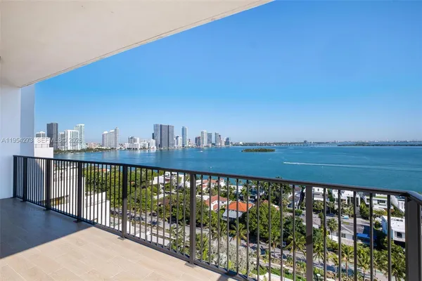 $9,900 | 1000 Venetian Way, Unit 1501, Miami, FL 33139
