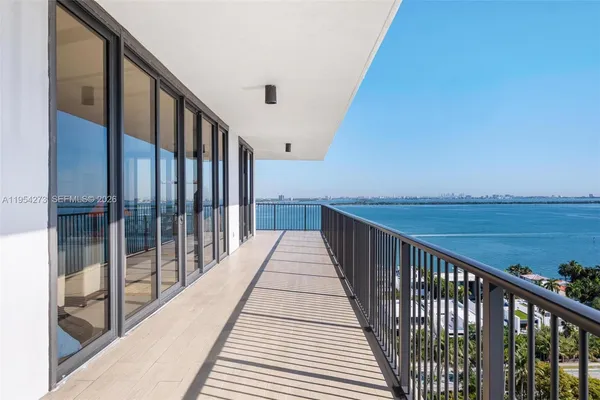 $9,900 | 1000 Venetian Way, Unit 1501, Miami, FL 33139