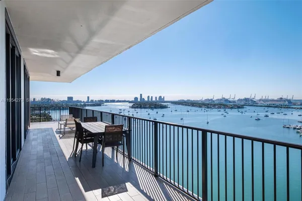 $9,900 | 1000 Venetian Way, Unit 1501, Miami, FL 33139