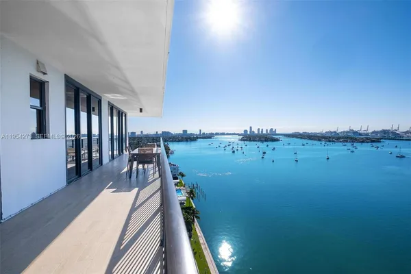 $9,900 | 1000 Venetian Way, Unit 1501, Miami, FL 33139