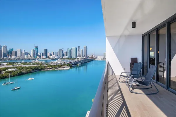 $9,900 | 1000 Venetian Way, Unit 1501, Miami, FL 33139