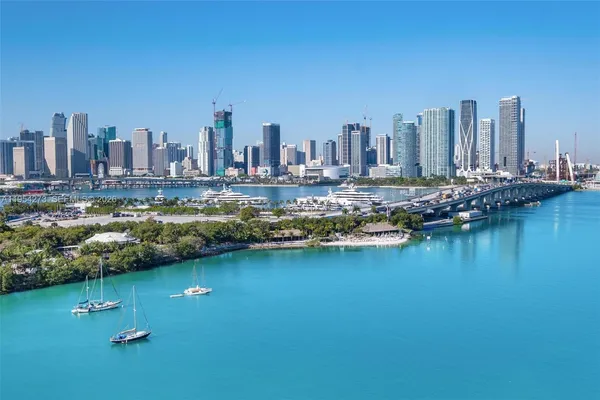 $9,900 | 1000 Venetian Way, Unit 1501, Miami, FL 33139