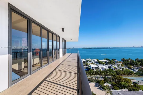 $9,900 | 1000 Venetian Way, Unit 1501, Miami, FL 33139