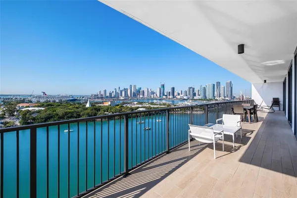 $9,900 | 1000 Venetian Way, Unit 1501, Miami, FL 33139