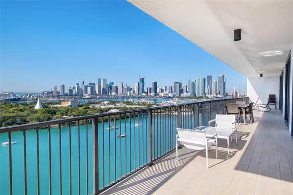 $9,900 | 1000 Venetian Way, Unit 1501, Miami, FL 33139