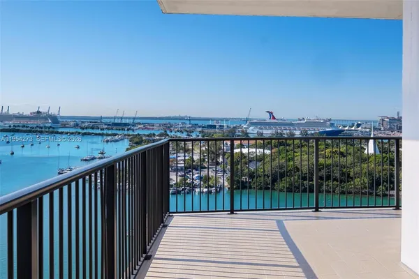 $9,900 | 1000 Venetian Way, Unit 1501, Miami, FL 33139