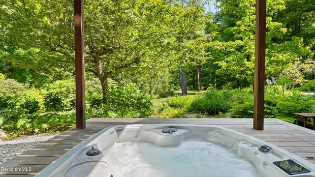 $2,000,000 | 173 Hillsdale Road, Egremont, MA 01230