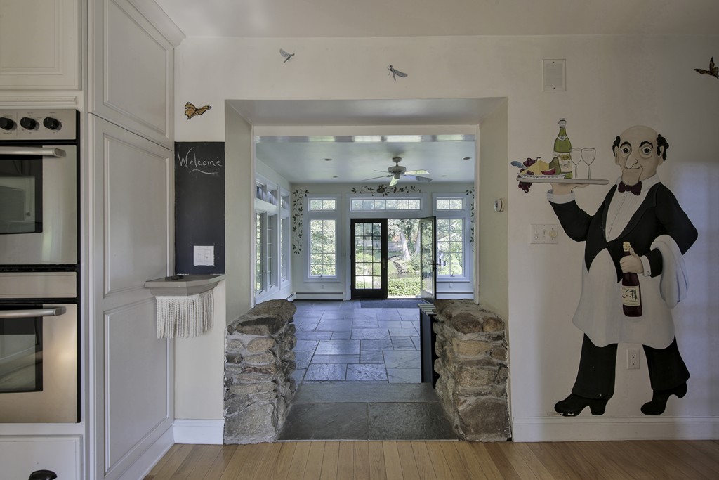 50 Dalton Road Chelmsford, MA 01824 - Photo 13 of 27 a view of entryway