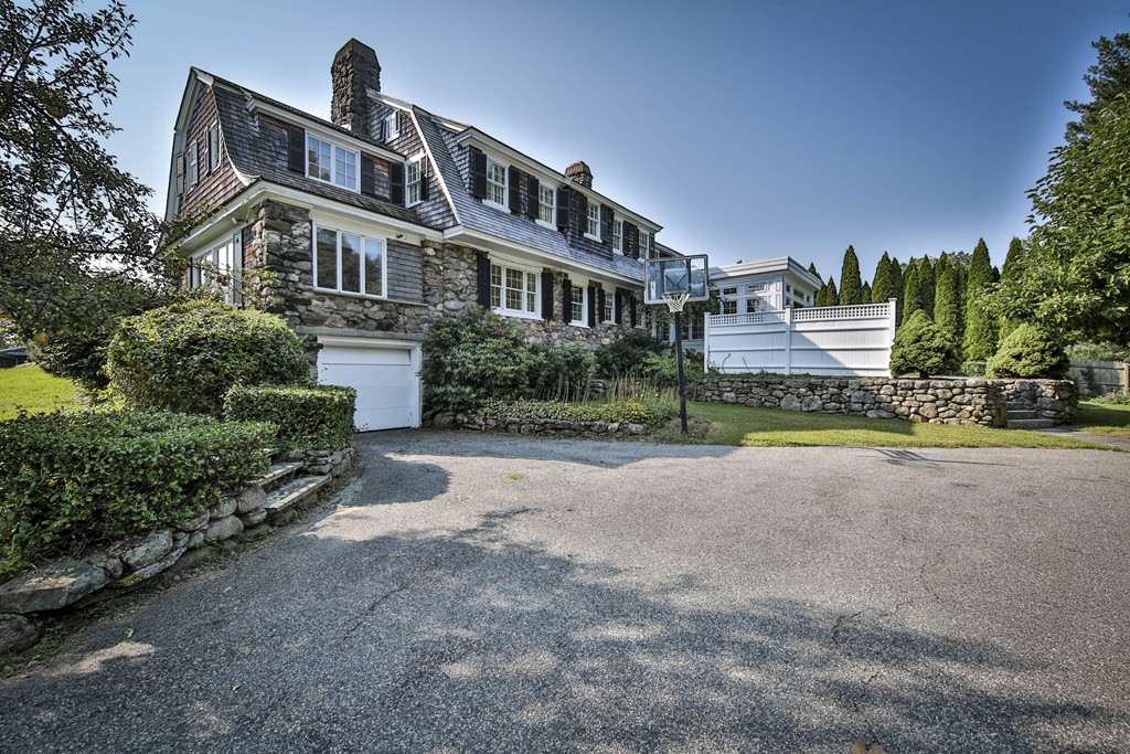 50 Dalton Road Chelmsford, MA 01824 - Photo 4 of 27 a front view of a house with a garden