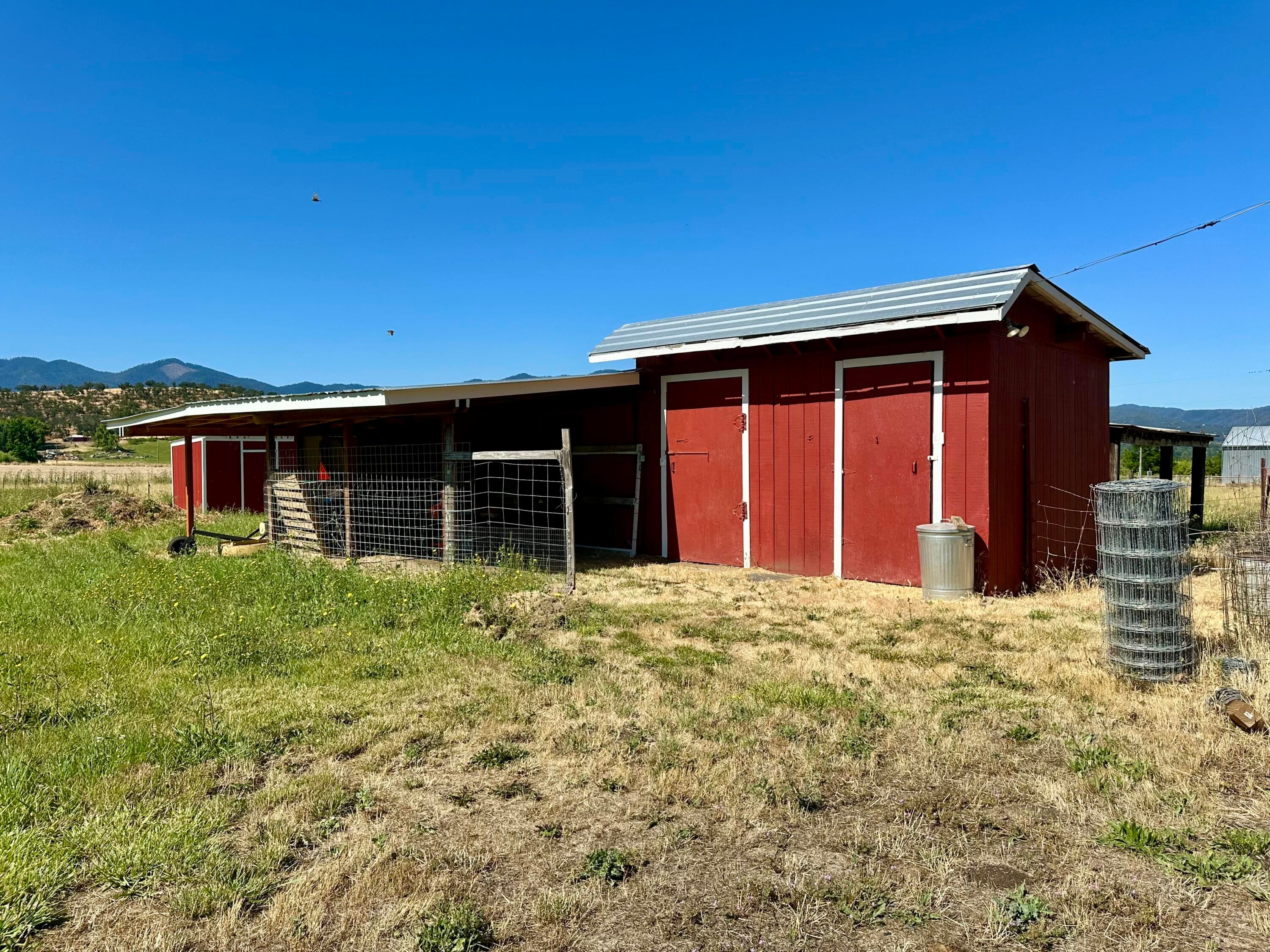 4810 Fern Valley Road Medford, OR 97504 - Photo 51 of 72 IMG_9046