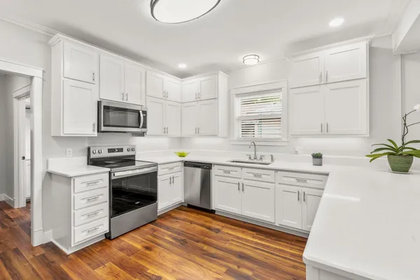 $349,900 | 522 South Walnut Avenue, Luling, TX 78648