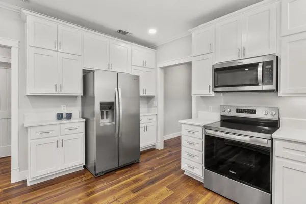 $349,900 | 522 South Walnut Avenue, Luling, TX 78648