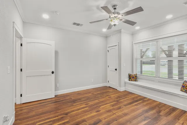 $384,500 | 522 South Walnut Avenue, Luling, TX 78648