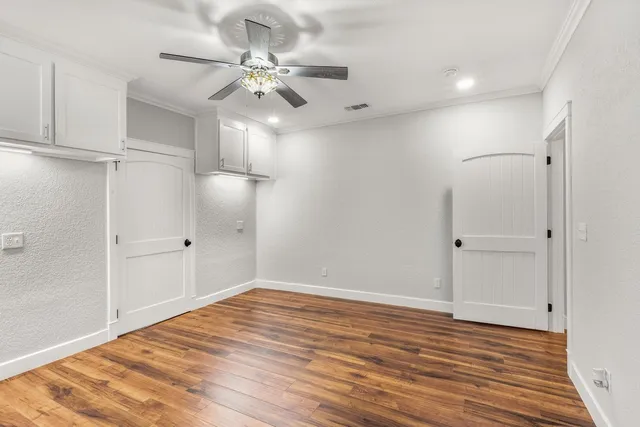 $384,500 | 522 South Walnut Avenue, Luling, TX 78648