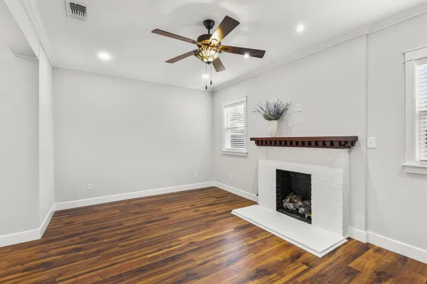 $349,900 | 522 South Walnut Avenue, Luling, TX 78648