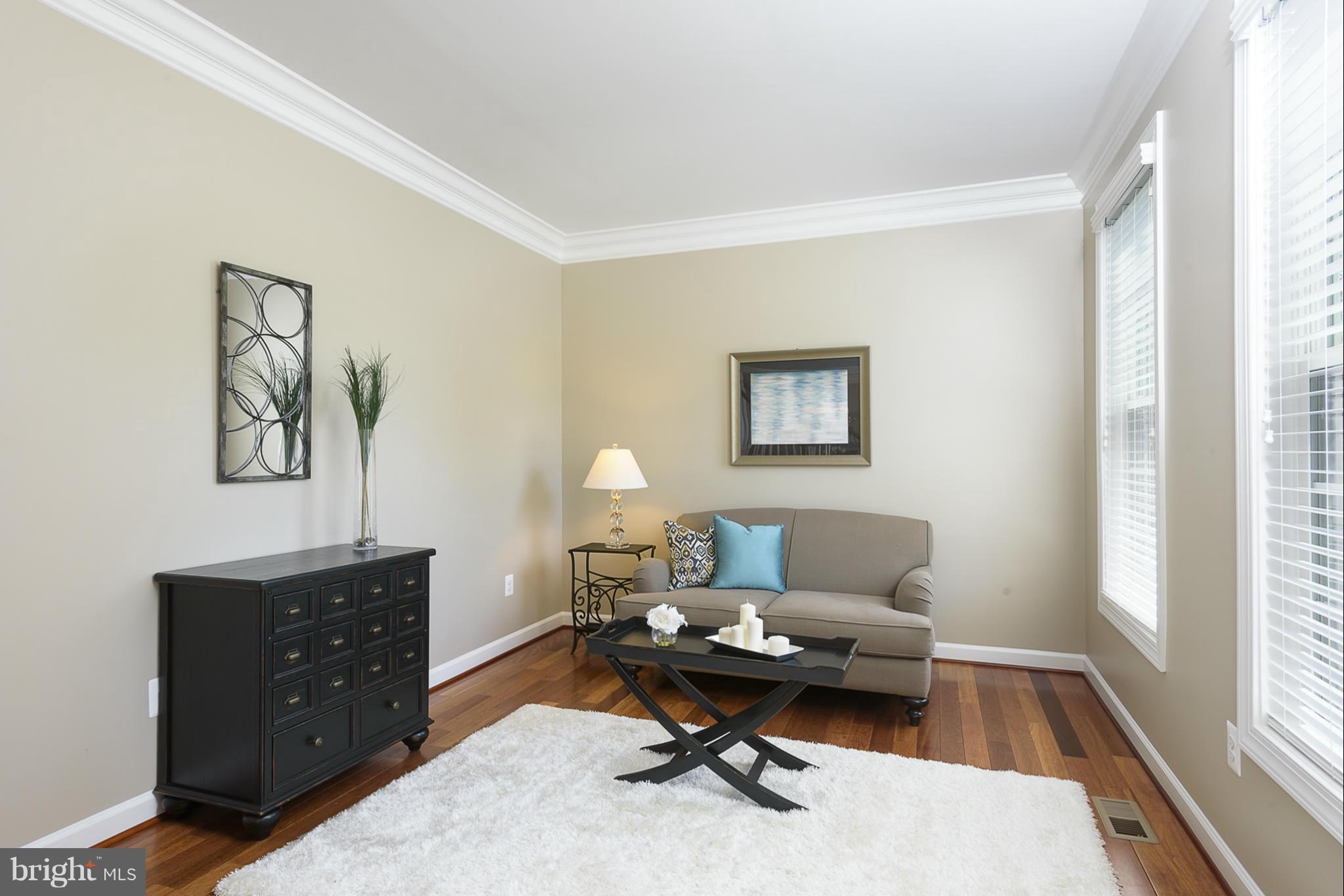 10610 Vista Road Columbia, MD 21044 - Photo 4 of 30 Living Room